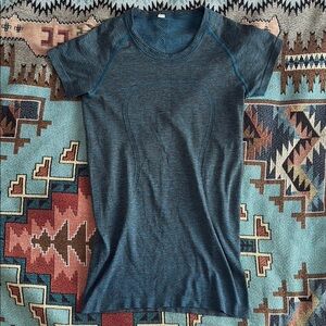 Lululemon Swiftly Tech Short Sleeve Tee Teal Running Stretch Womens size 6
